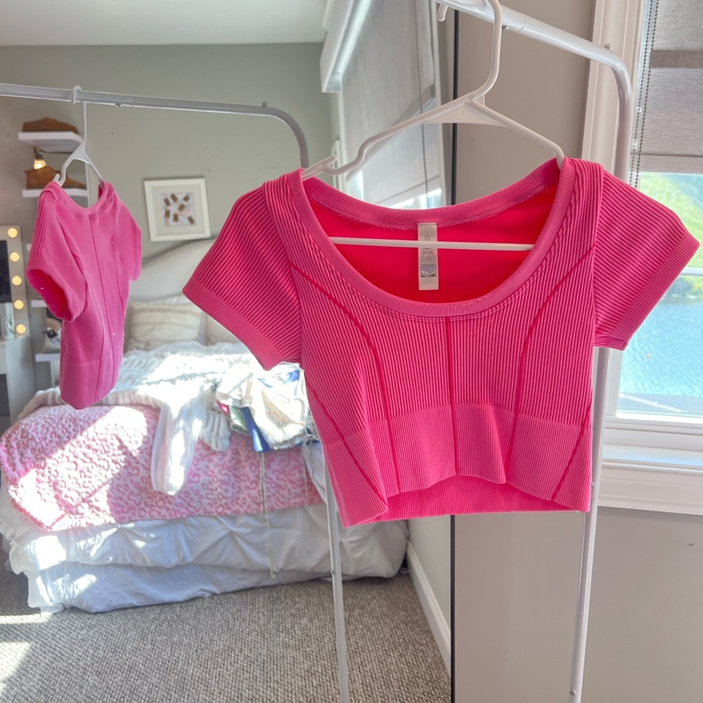 Aerie Women’s Pink Crop Top